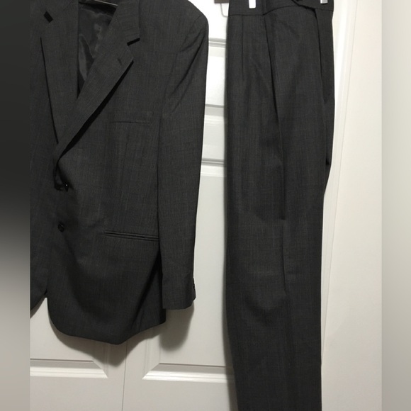 Vintage Jeffrey Banks Suit in Grey, and Blue Pinstripe and Houndstooth - Picture 2 of 7